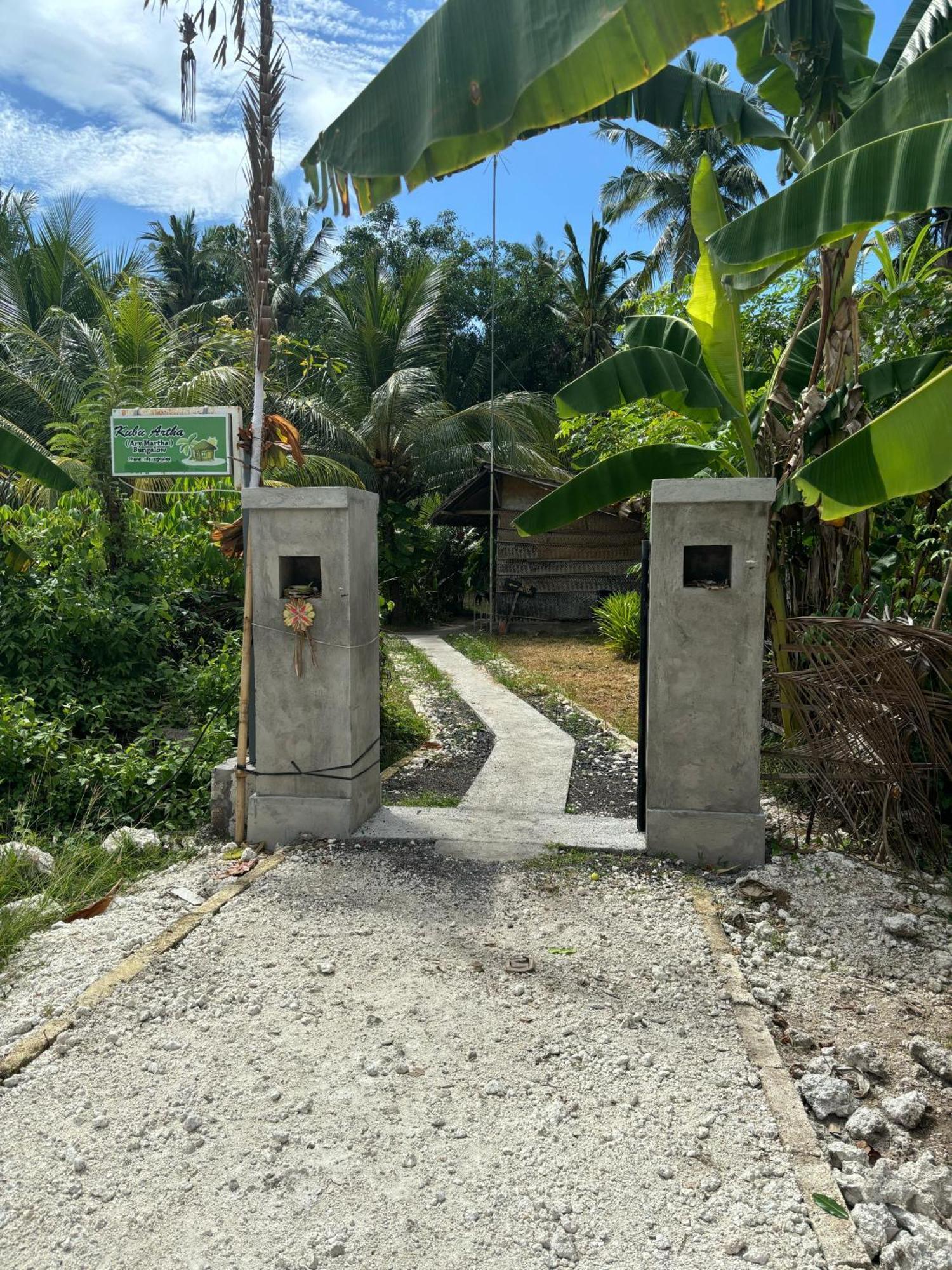 Kubu Artha Bungalow Nusa Penida Ped ภายนอก รูปภาพ